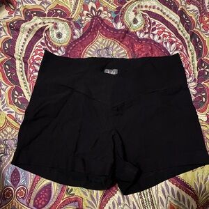 Dots Black Cuffed Shorts